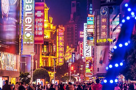 1,300+ Shanghai Night Market Stock Photos, Pictures & Royalty-Free ...