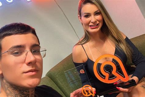 Filho de Andressa Urach conta quanto ganha trabalhando a mãe