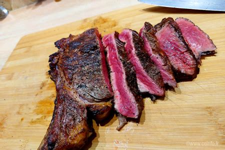 Côte de bœuf grillée au barbecue L astuce pour une cuisson parfaite