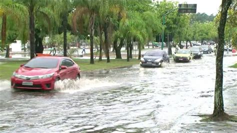 Chuva forte causa estragos em vários bairros do Rio Jornal GloboNews