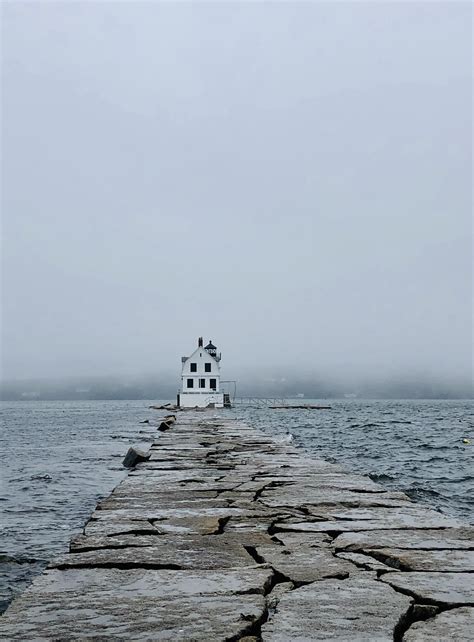 Rockland Breakwater Lighthouse : r/Maine