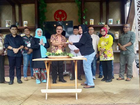 Sahli Herson B Aden Resmi Buka Festival Kopi Dayak Kalteng 2022