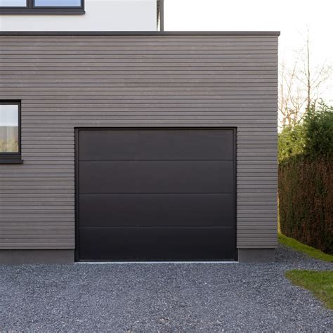 Porte de garage d une maison contemporaine à Chaudfontaine Delta