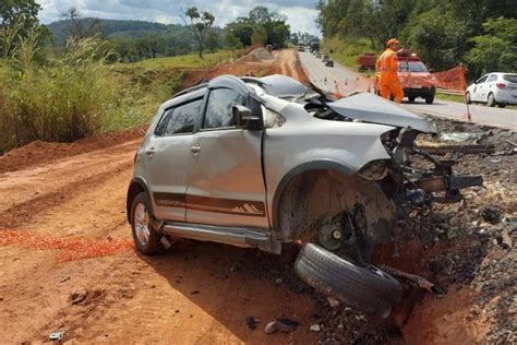 Mulher Morre Em Acidente Na Mg No Final Da Manh De Hoje De