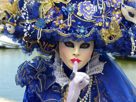 Maschere Di Carnevale Tra Nostalgia Ed Illusione La Voce Di New York