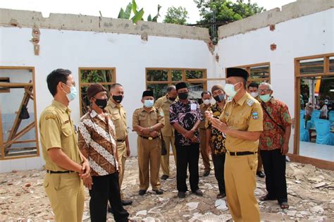 Letakan Batu Pertama Pembangunan Masjid Al Mumin Wabup Pangandaran