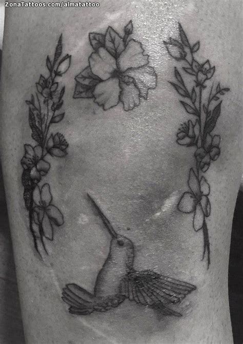 Tatuaje de Colibríes Flores Aves