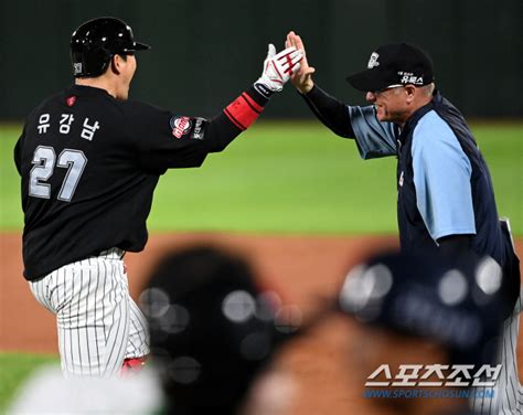 36승36패 시즌의 반환점→승률 5할 롯데는 가장 높은 곳을 바라본 스포츠조선