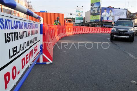 Pengalihan Arus Jalur Pantura Antara Foto