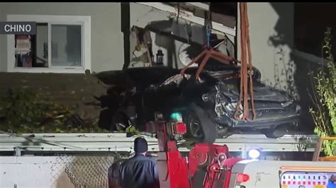 Car Flies Off Road Lands On Second Floor Of House In Chino Nbc Los