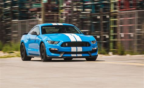 2017 Ford Mustang Shelby Gt350 Gt350r In Depth Model Review Car And Driver