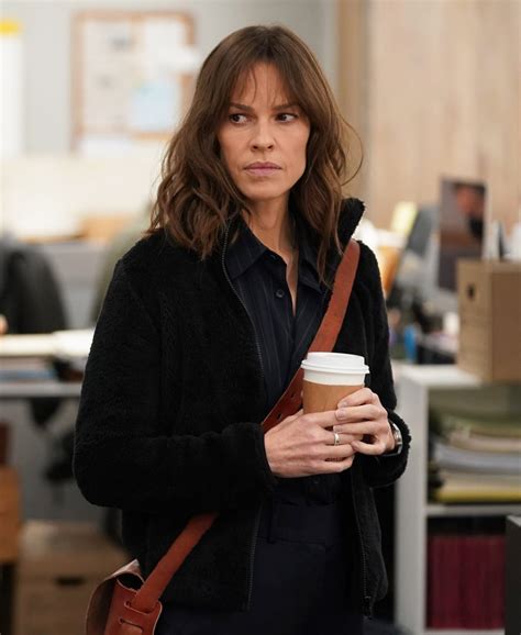 Hilary Swank é Repórter No Teaser Da Série “alaska Daily” Pipoca Moderna