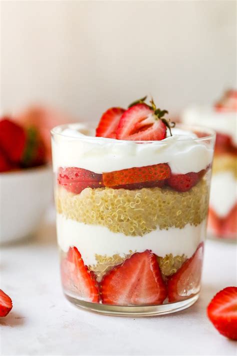 Strawberry Overnight Oats That Taste Like Strawberry Shortcake