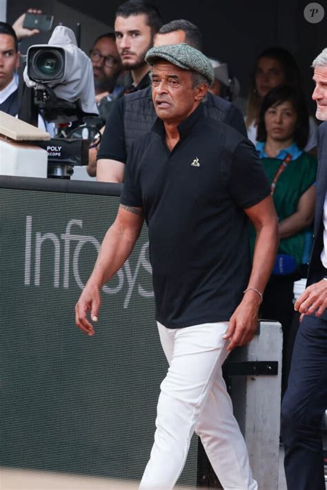 Yannick Noah Pose Avec Sa Compagne Malika Photo Des Amoureux Le