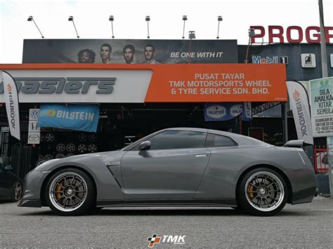 Nissan GT R R35 Grey SSR PROFESSOR SP5 Wheel Front