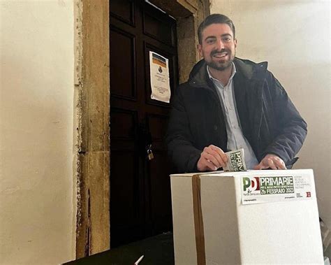 Primarie Del Pd Sfida Bonaccini Schlein Seggi Aperti Fino Alle 20