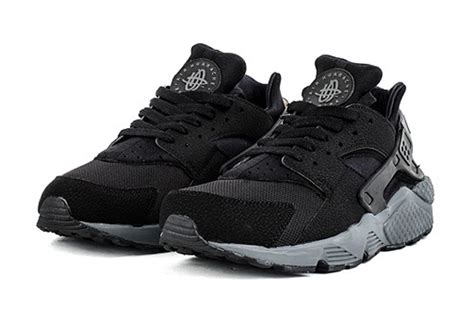 Nike Air Huaraches in Black and Grey | Sole Collector