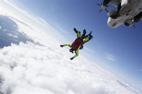 KNOW ALL ABOUT TANDEM SKYDIVING IN FLORIDA - Jump Florida Skydiving