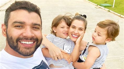 Gusttavo Lima curte dia de folga os dois filhos após divórcio