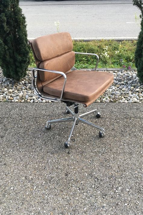 B Rostuhl Eames Soft Pad Von Vitra