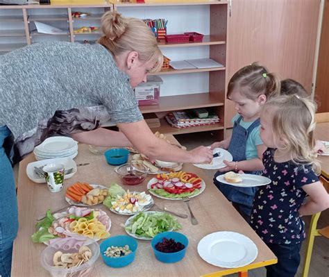 Smacznie I Zdrowo Niadanie W Formie Sto U Szwedzkiego W Grupie Ii