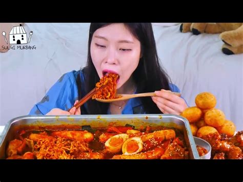 ASMR MUKBANG Improvised Tteokbokki Honey Combo Chicken Cheese Ball