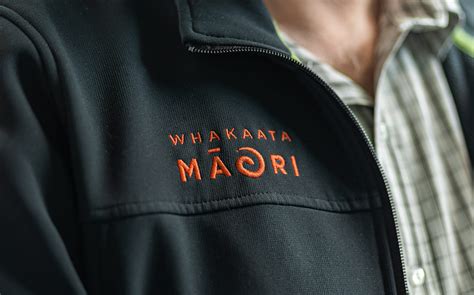 Whakaata Māori | Form & Function - Brand Design Studio