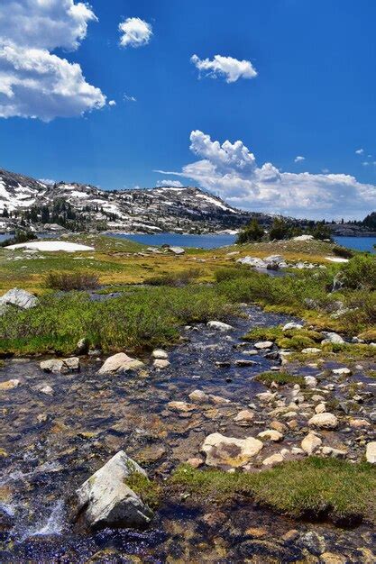 Premium Photo Upper Lower Jean Lake Titcomb Basin Wind River Range