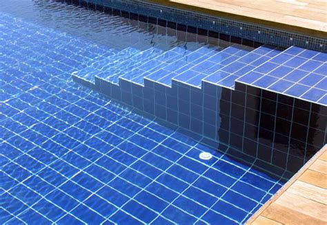 How To Choose The Right Pool Step Tiles?, tile for swimming pools, pool ...