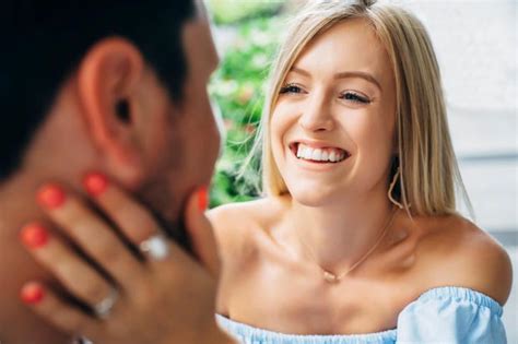 Body Language Expert Reveals The Key Clues That Its Going To Be ‘love