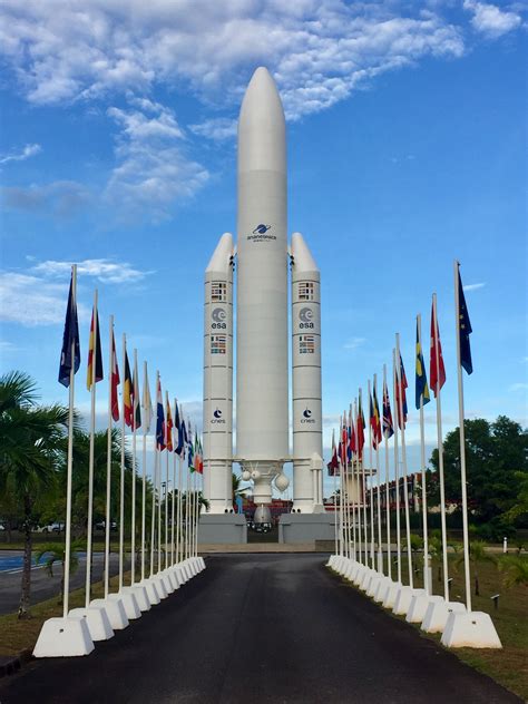 La fusée Ariane 5 Transport Kourou Côte atlantique Guyane