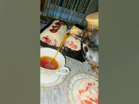 Самый воздушный с неповторимым вкусом меренговый рулет с малиной 😋Цена ...
