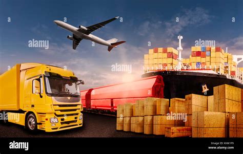 Aircraft Container Truck Rail Fotos Und Bildmaterial In Hoher