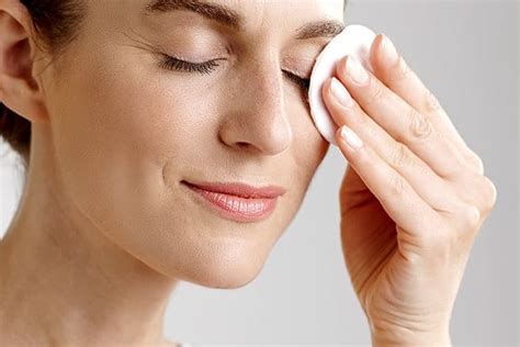 Atopic Dermatitis On The Eyelids Atopic Skin Eucerin