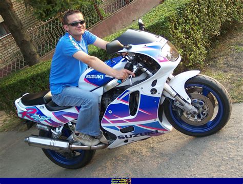 Review Of Suzuki Gsx R W Pictures Live Photos Description