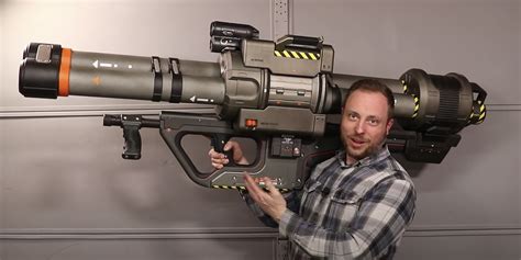 Halo Fan Creates a Functional, Game-Accurate Rocket Launcher