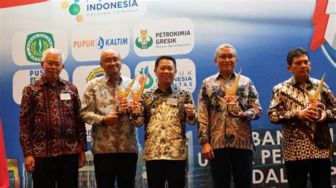 Kinerja Unggul Petrokimia Gresik Mendapatkan Predikat Industry Leader