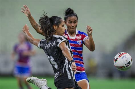 Balan O Do De Cear E Fortaleza No Futebol Feminino Iara Costa