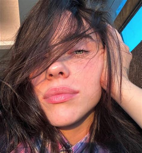 Brunette Sydney Sweeney Billie Eilish New Look Sparks Buzz As She