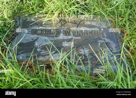 Bob Barker Price Is Right Hi Res Stock Photography And Images Alamy