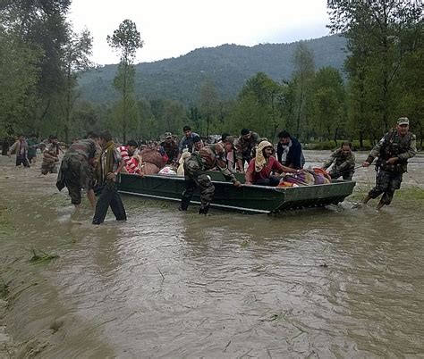 Over 100 Dead 2600 Villages Submerged As Floods Ravage Kashmir