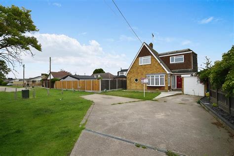 Pennial Road Canvey Island Ss8 4 Bed Detached House £400000