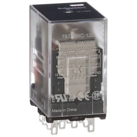 SCHNEIDER Socket Mounted 6 A Current Rating General Purpose Relay