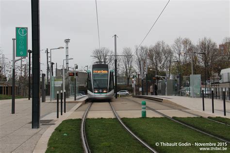 Tram Sur La Ligne T Ratp Saint Denis Photos De Trams Et