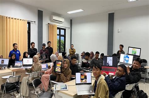 Mahasiswa Fakultas Dakwah Uin Khas Jember Sukses Tampilkan Karya Desain