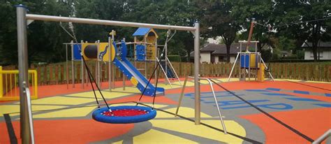 Aire de jeux extérieurs pour enfants parc et aire de jeux publique à