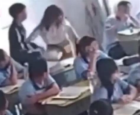 男学生被女老师扇耳光！你认为应该还手吗？ 李俊采自媒体博客