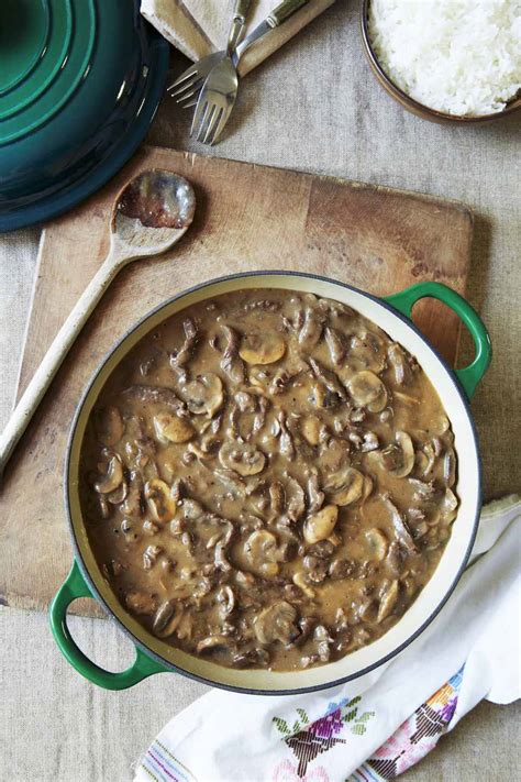 easy crock pot beef  mushroom stew recipe