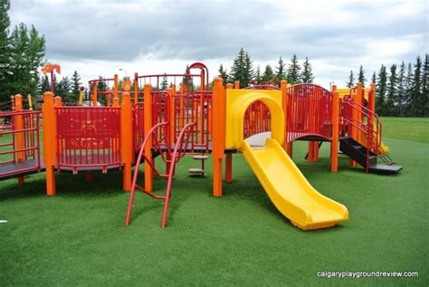 Avondale Park Playground, Grande Prairie, AB - calgaryplaygroundreview.com