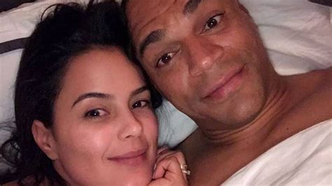 Luciele Di Camargo flagra Denilson na cama outra e expõe situação